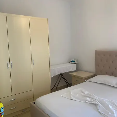 Nela * Sarandë