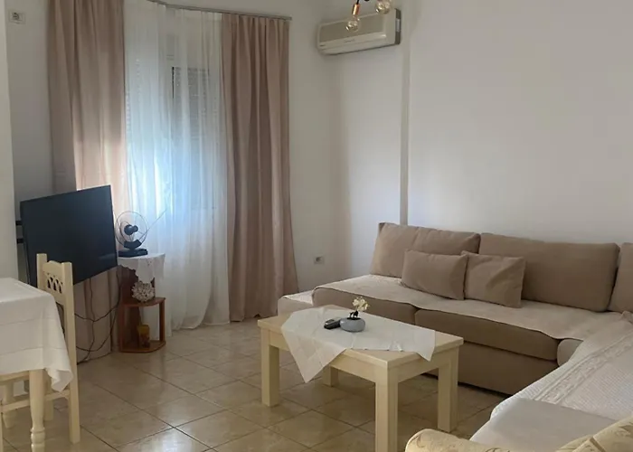 Nela Sarandë